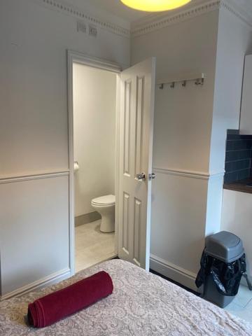 Circle Guest House Bed Only Southampton Room photo